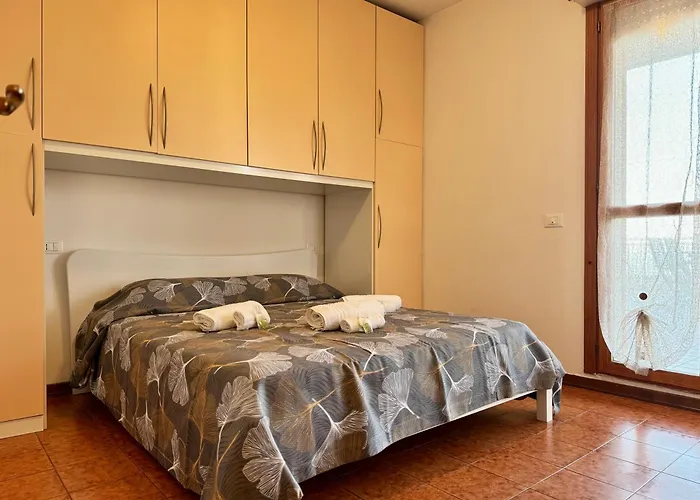 82, Attico Leonardo