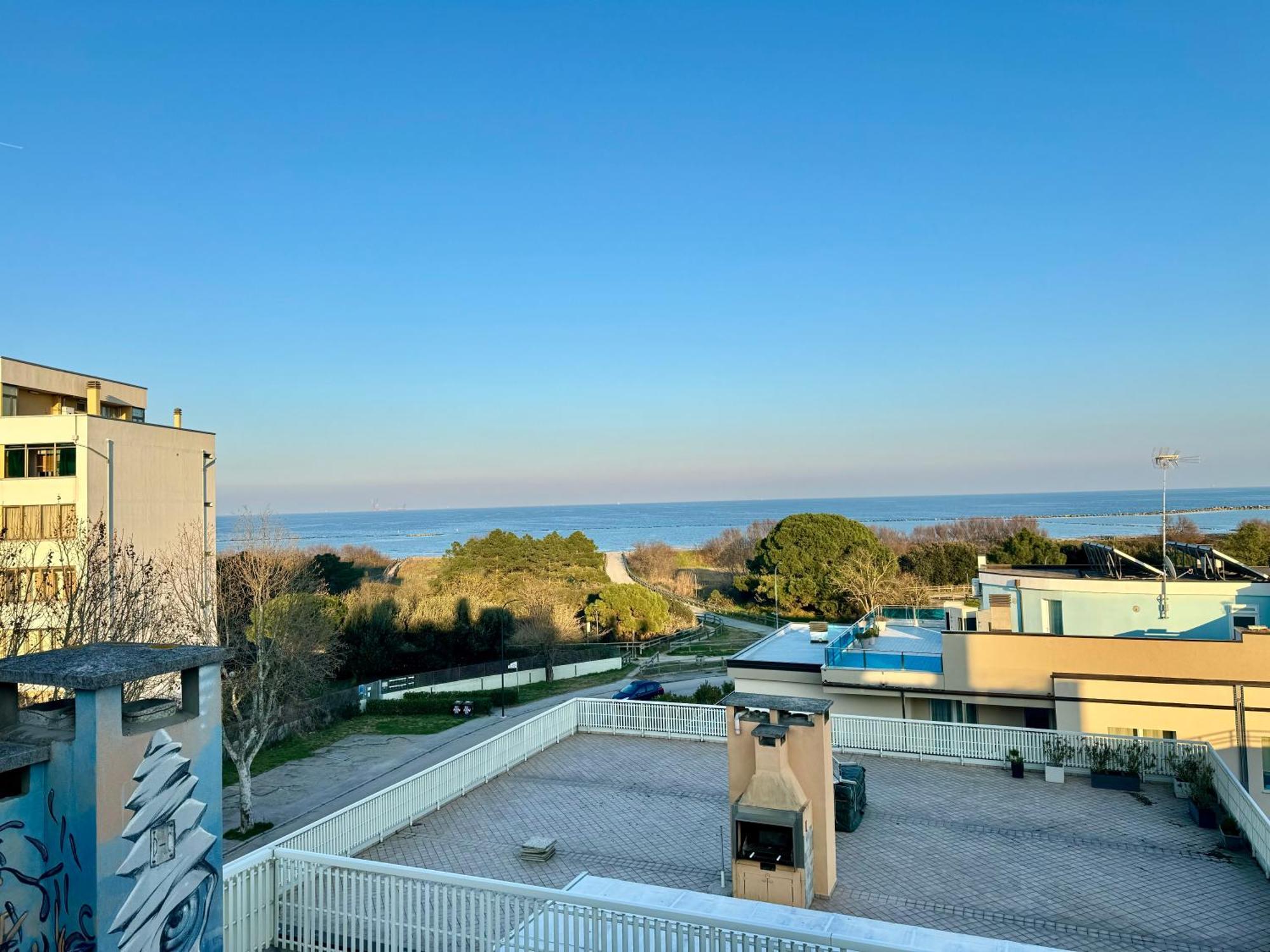 Appartement 82, Attico Leonardo