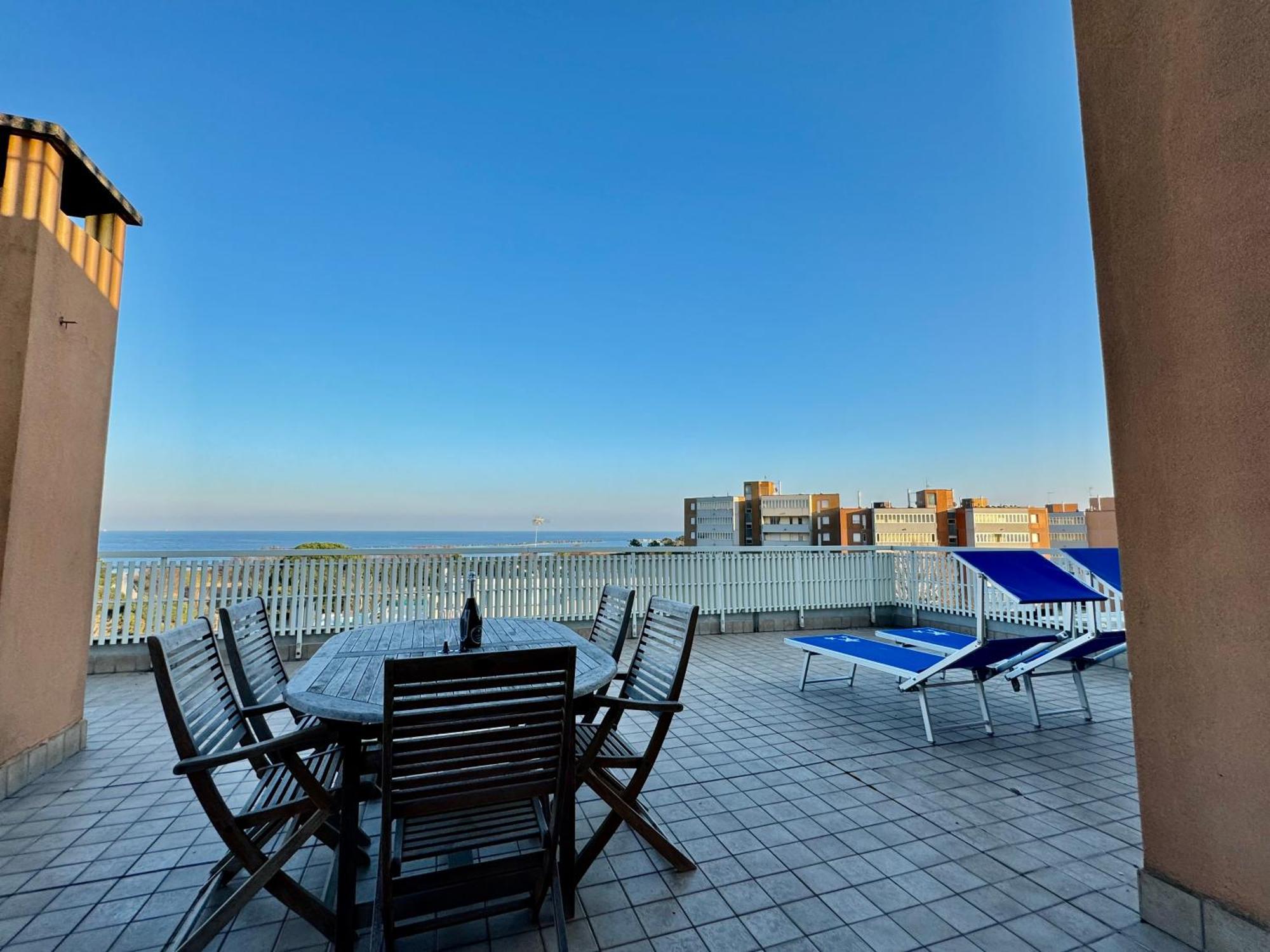 Appartement 82, Attico Leonardo *