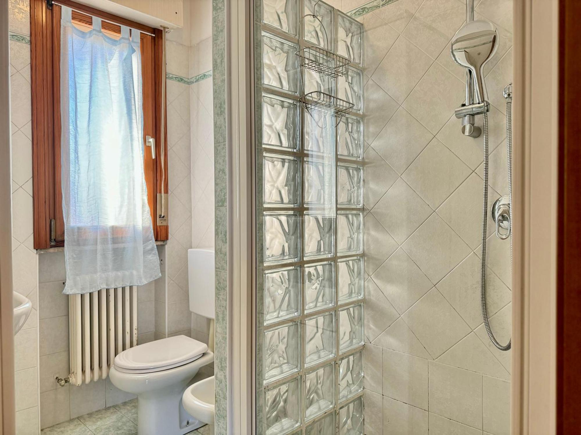 82, Attico Leonardo Lido Adriano