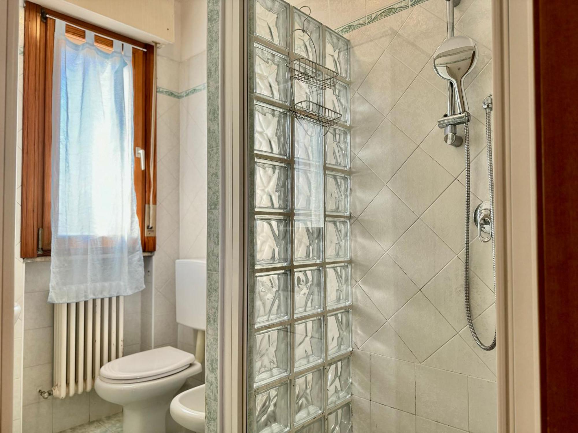 82, Attico Leonardo * Lido Adriano