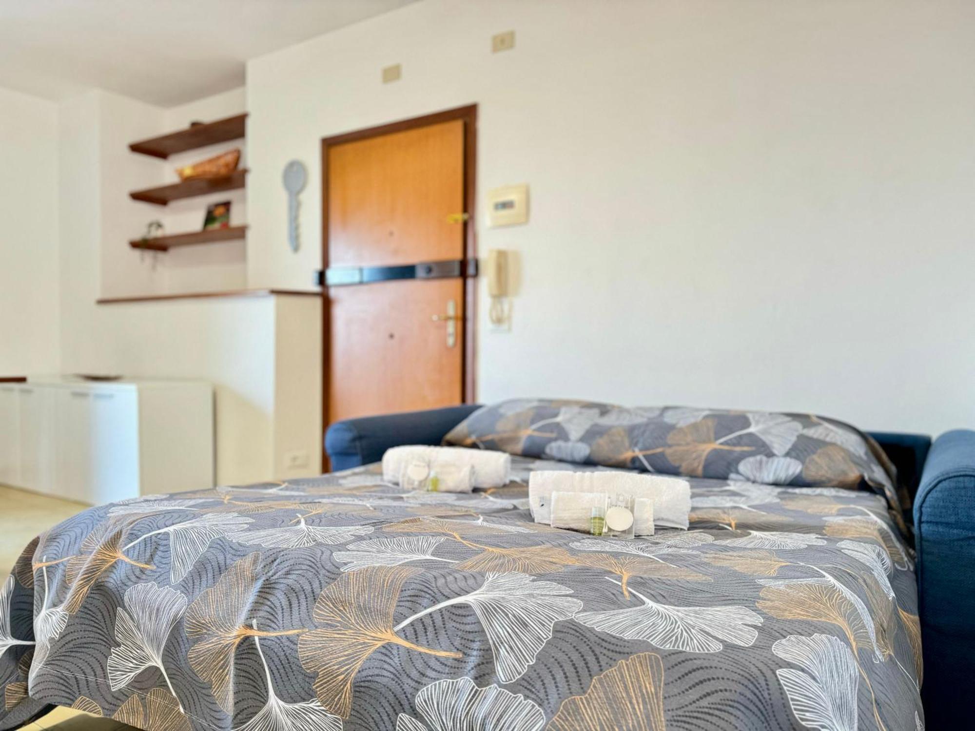 82, Attico Leonardo * Lido Adriano