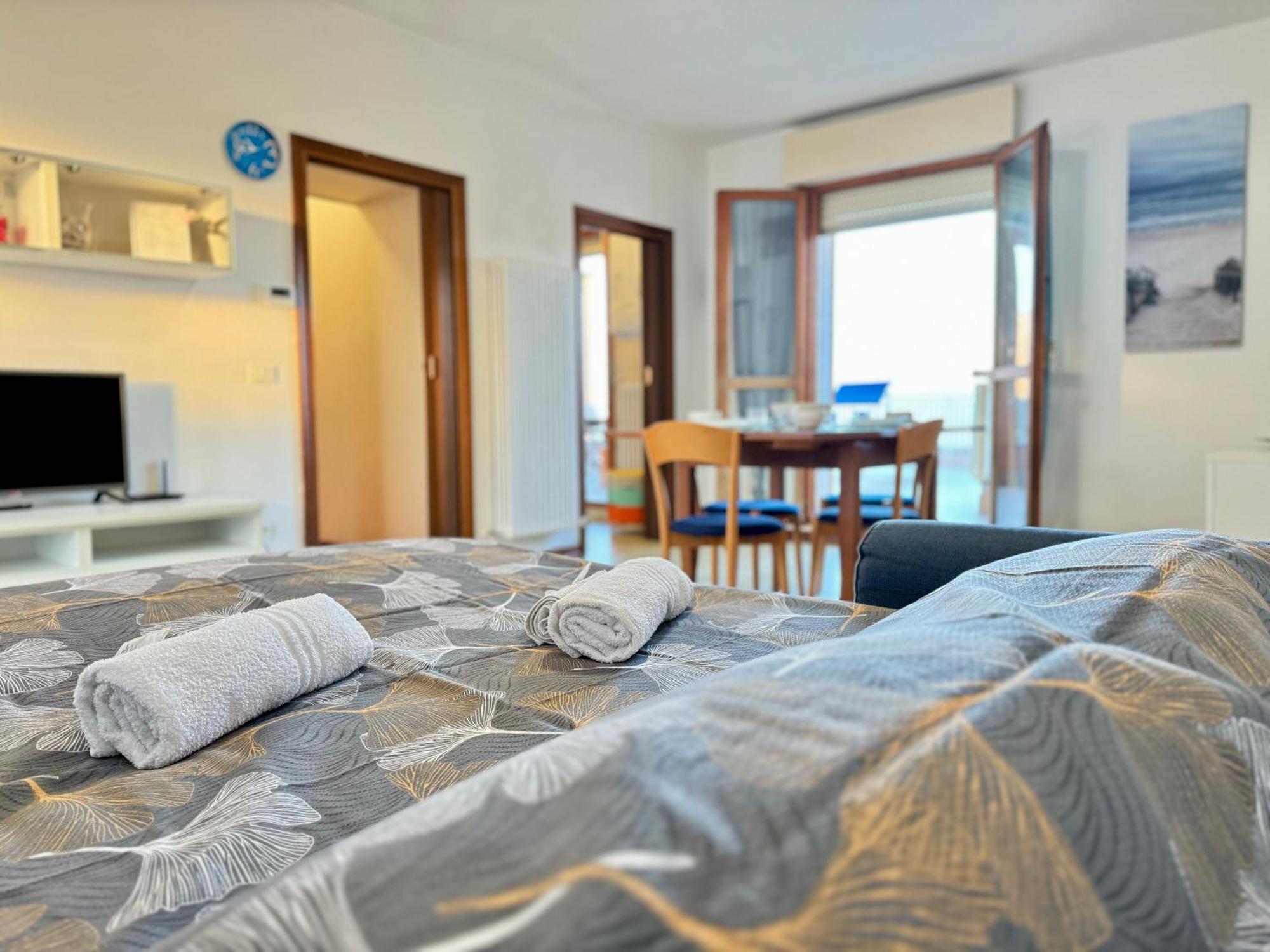 82, Attico Leonardo Apartment