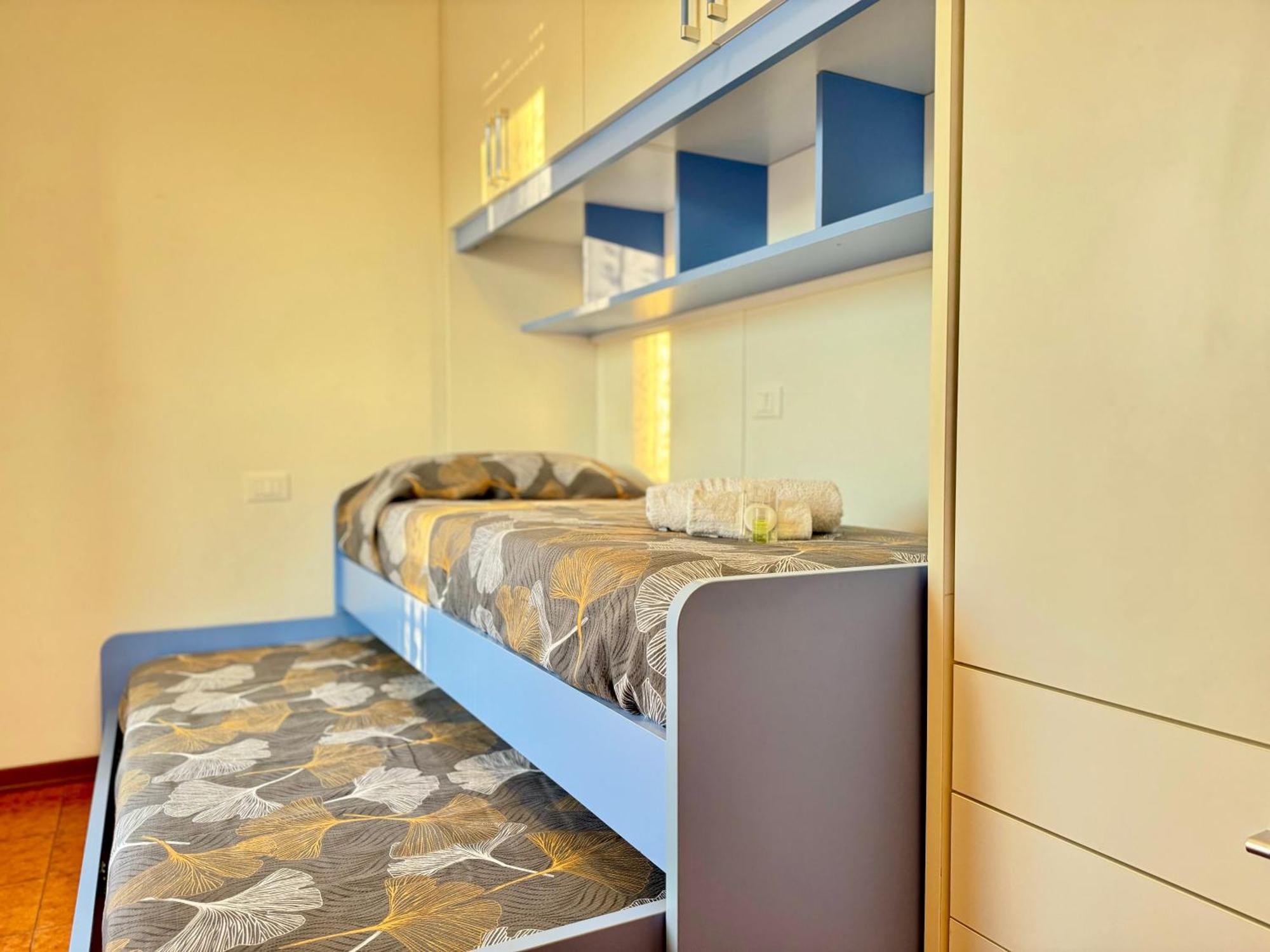 82, Attico Leonardo * Lido Adriano
