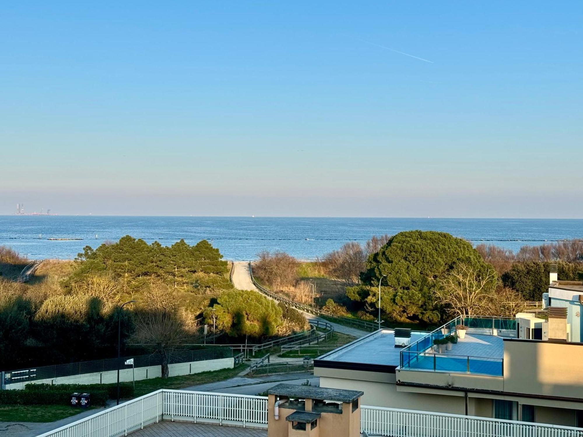 Apartment 82, Attico Leonardo
