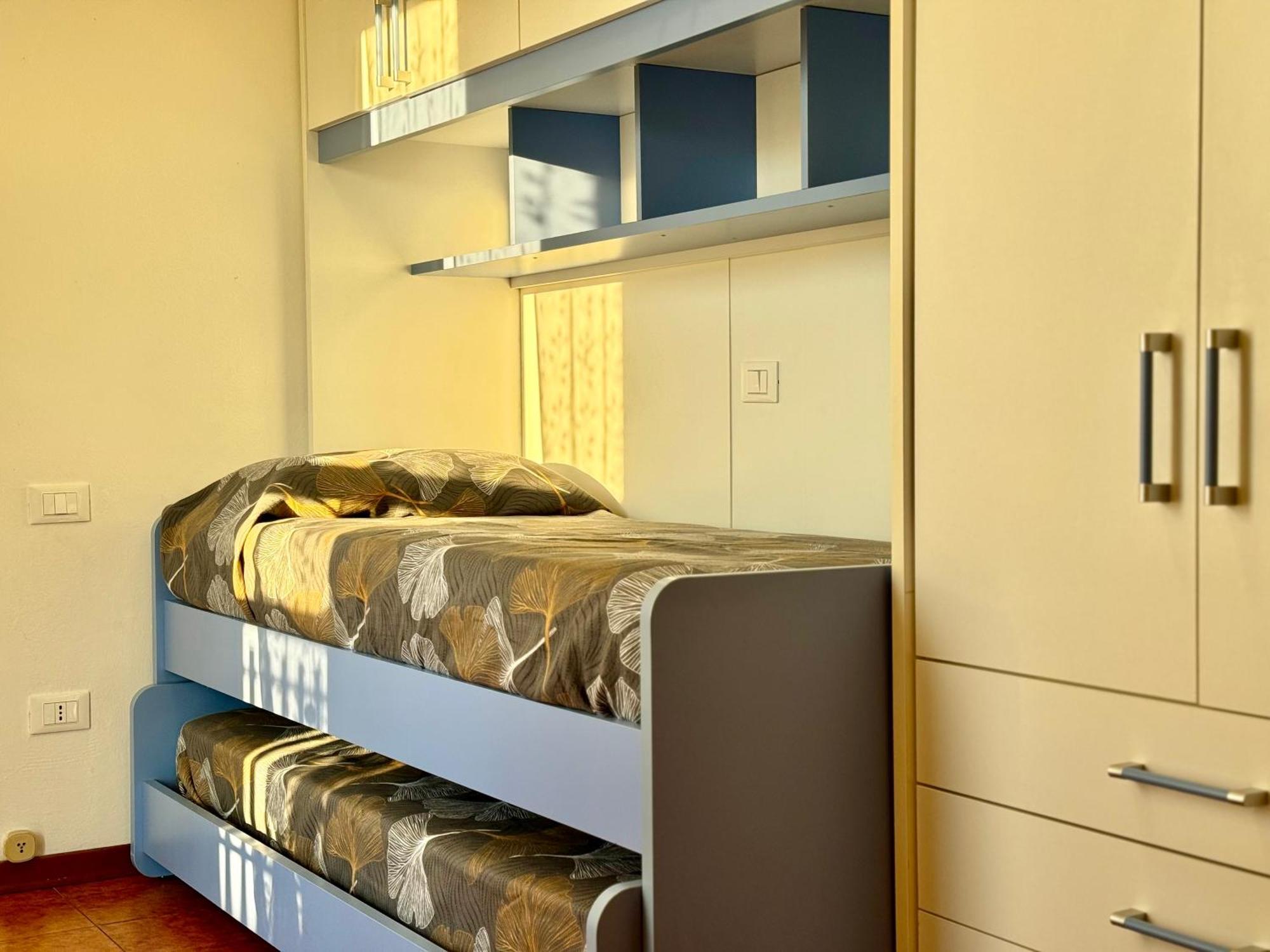 82, Attico Leonardo Apartment